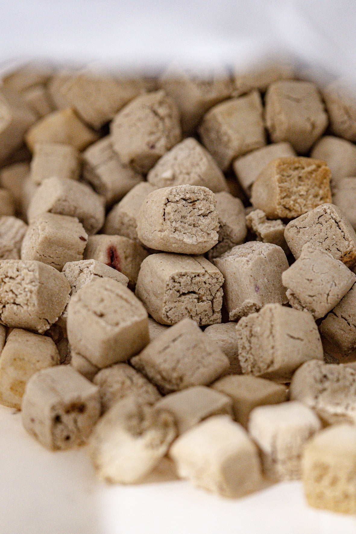 Der Anton - mit frischem Kaninchenfleisch, Carob und Kümmel