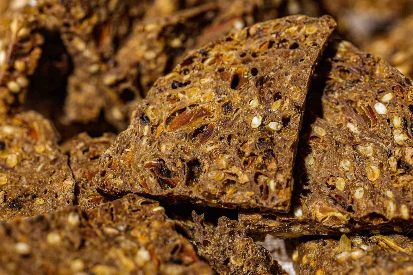 Die Karin - Fleisch & Müsli-Chips mit Hühnchen, Quinoa, Gemüse und Früchten